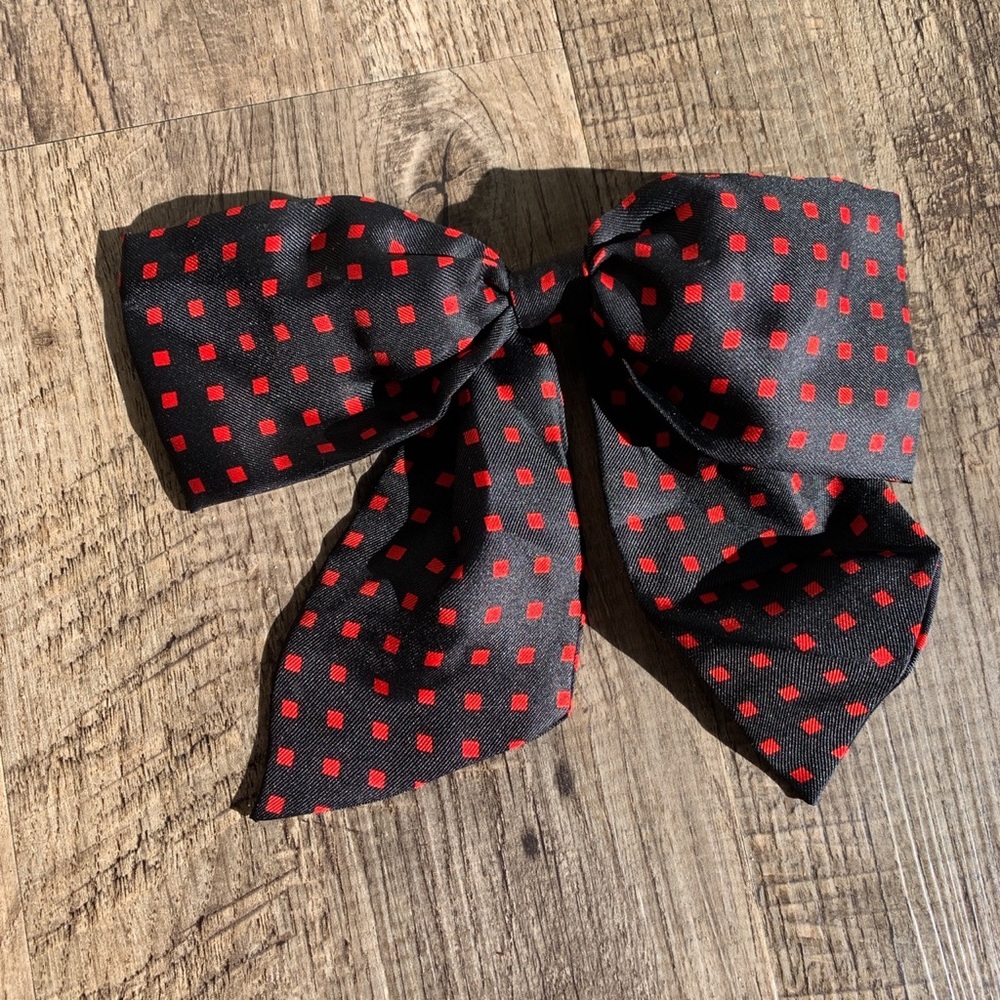 Vintage silk now pin black with red squares